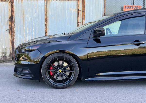 Ford Focus cena 69900 przebieg: 126000, rok produkcji 2016 z Kielce małe 172